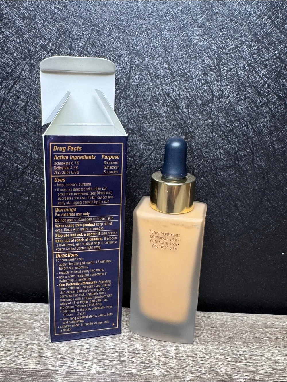 Estee Lauder Futurist SkinTint Serum Foundation 3W1 Tawny 30ml SPF20 NIB
